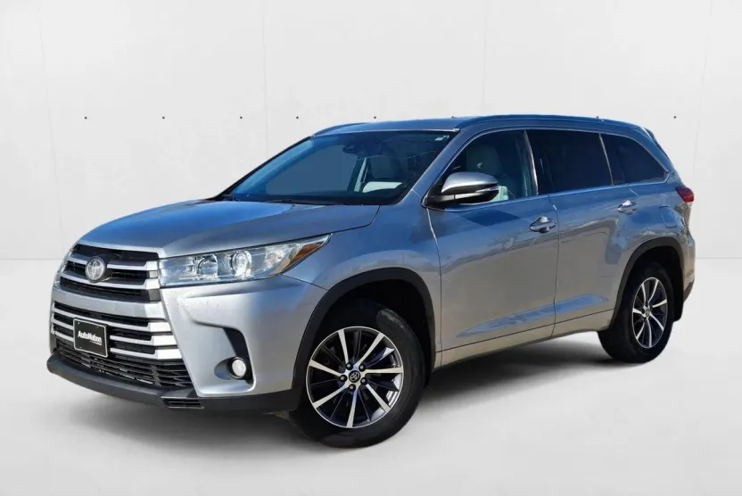 2017 Toyota Highlander XLE photo 1