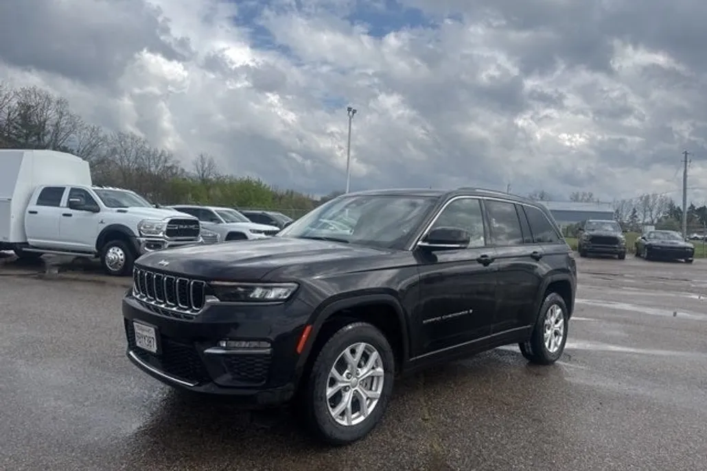 2023 Jeep Grand Cherokee Limited photo 1