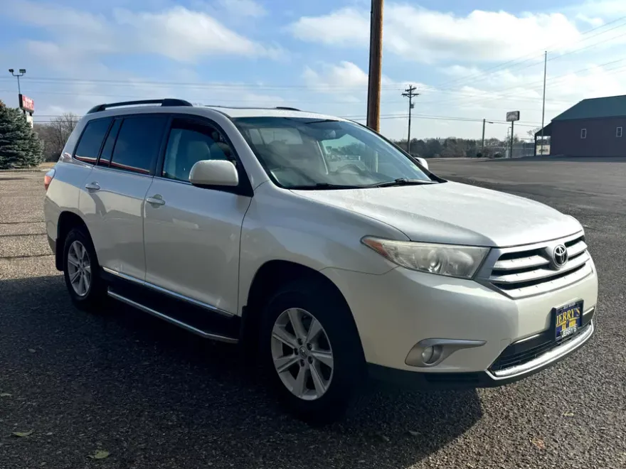 2012 Toyota Highlander SE photo 2