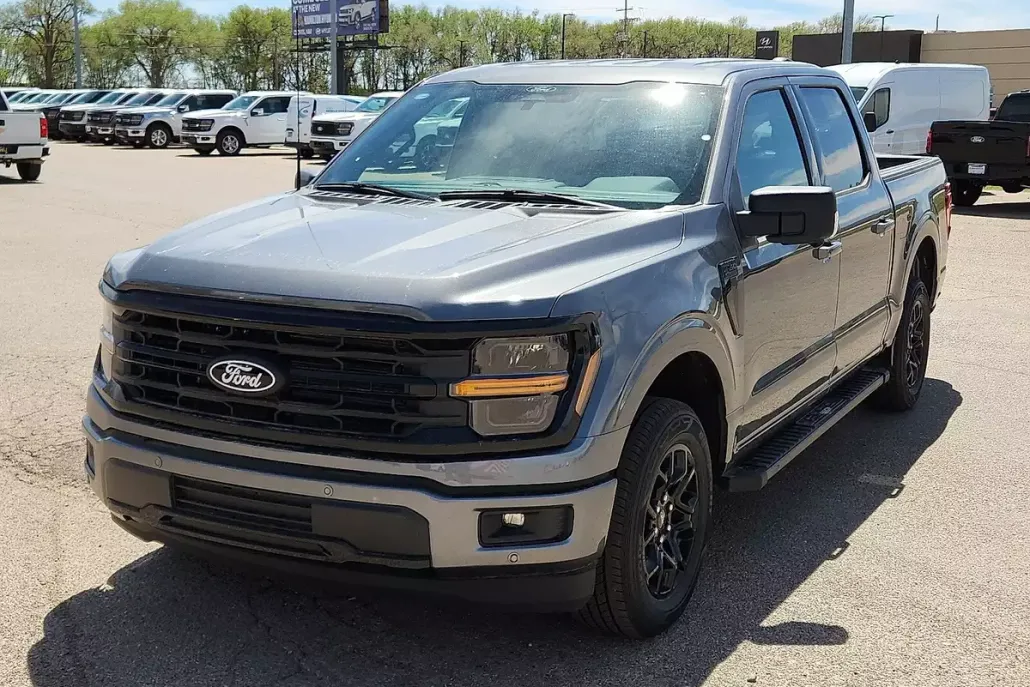2025 Ford F-150 XLT photo 1