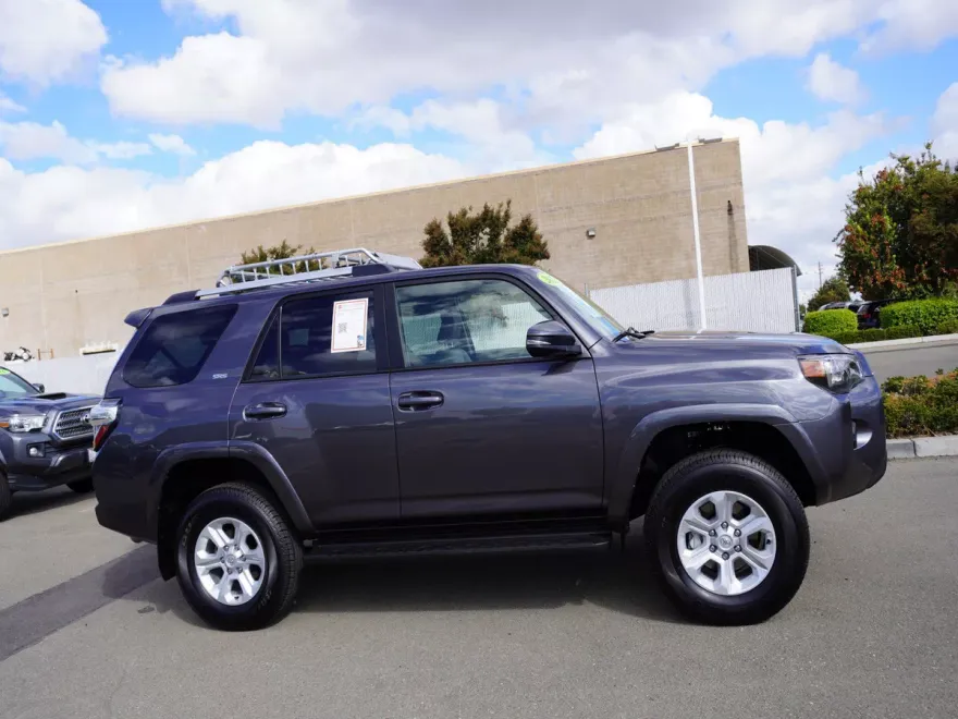 2022 Toyota 4Runner SR5 Premium photo 1