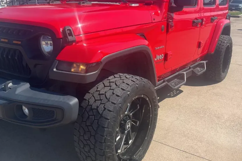 2018 Jeep Wrangler Unlimited Sahara photo 1