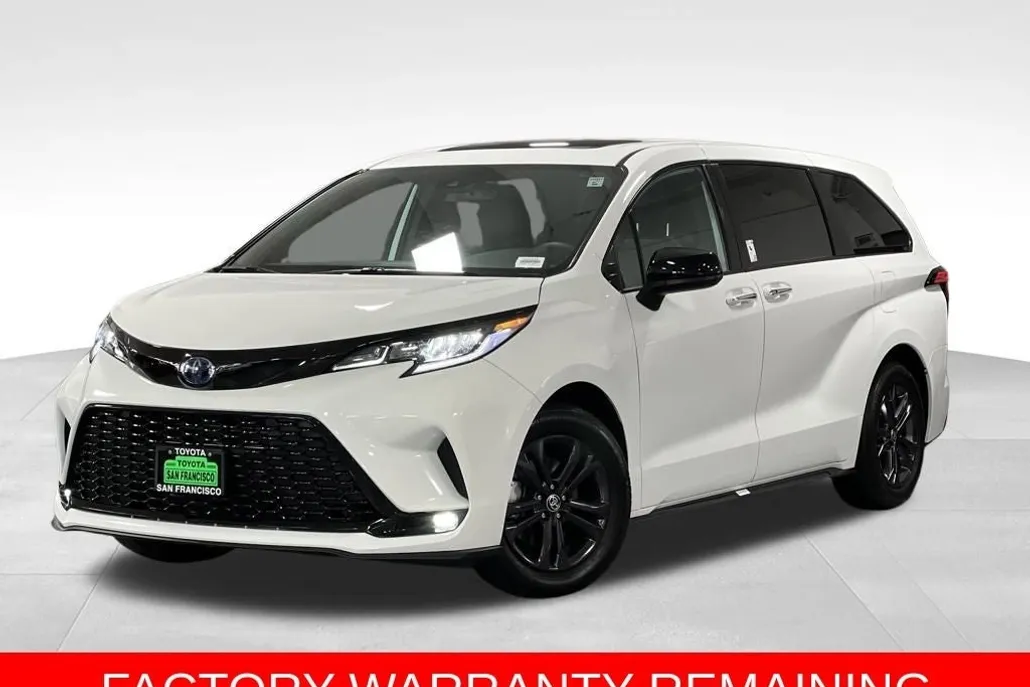 2025 Toyota Sienna XSE photo 1