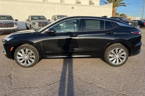 2025 Buick Envista Avenir photo 2