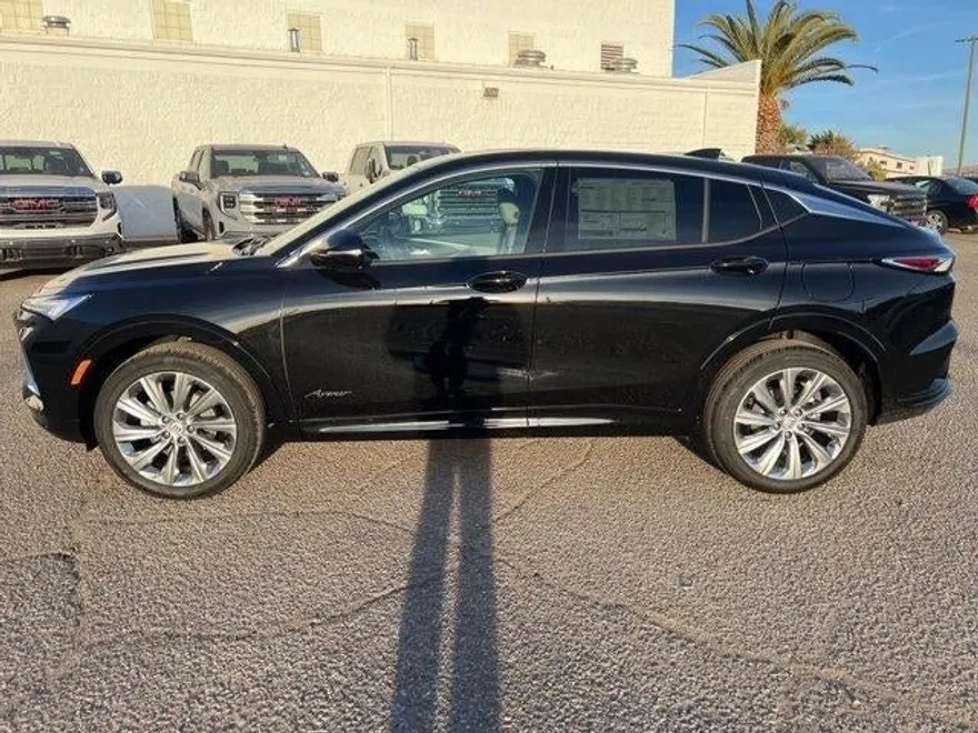 2025 Buick Envista Avenir photo 2