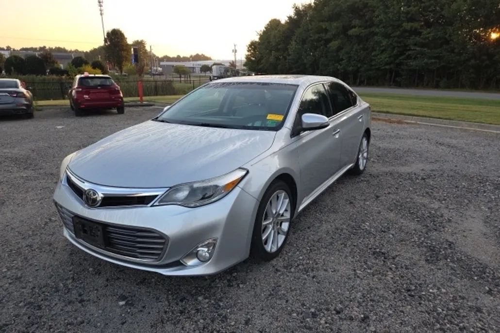 2014 Toyota Avalon Limited photo 1