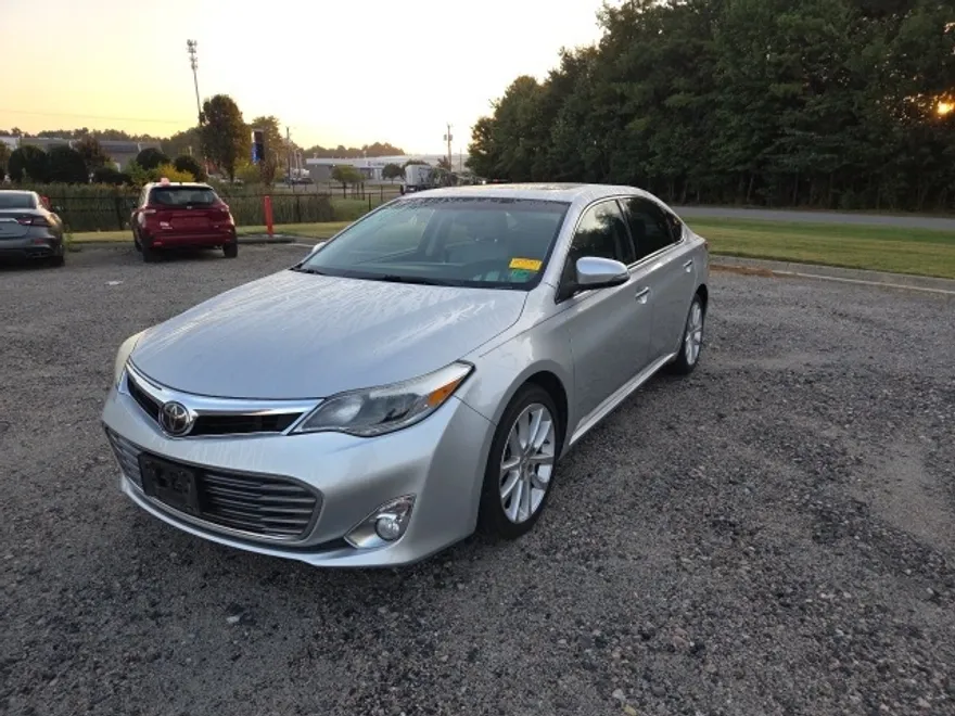 2014 Toyota Avalon Limited photo 1