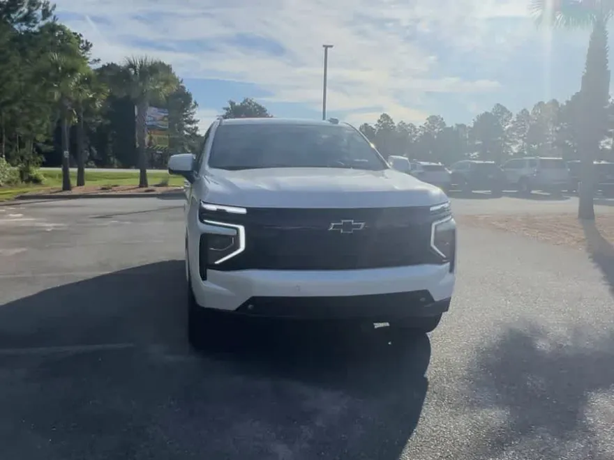2025 Chevrolet Suburban RST photo 1