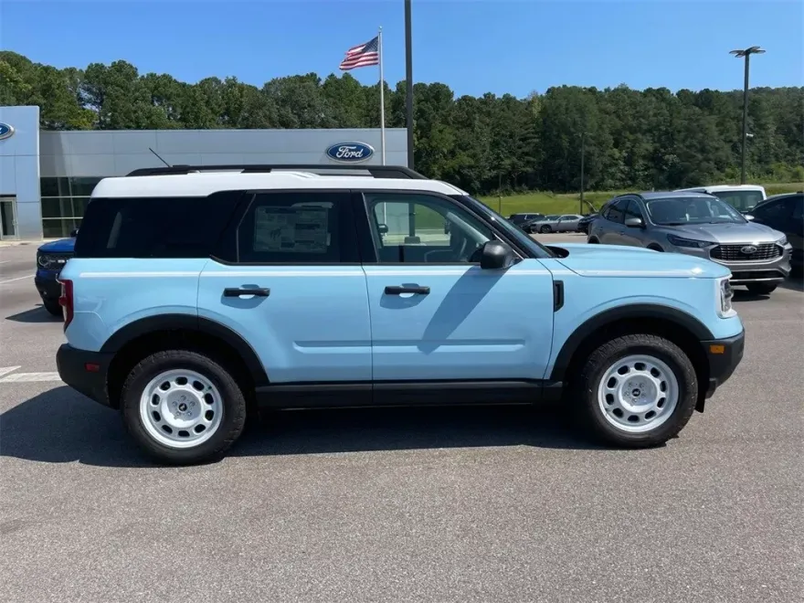 2025 Ford Bronco Sport Heritage photo 1