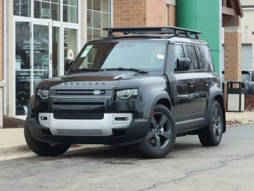 2025 Land Rover Defender 110 S photo 1