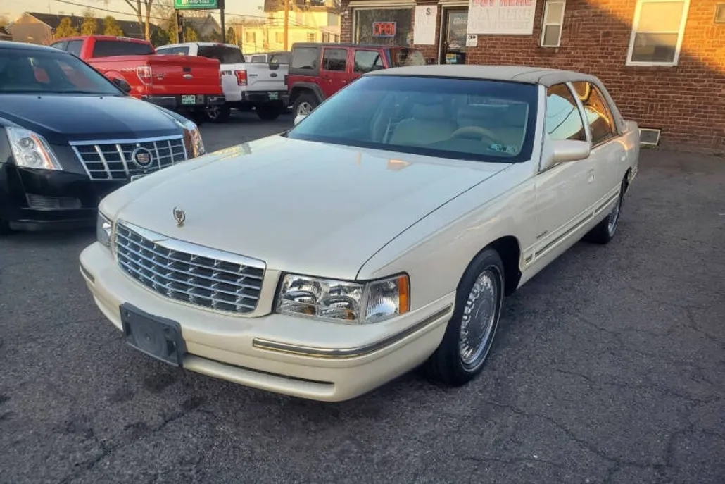 1999 Cadillac DeVille photo 1
