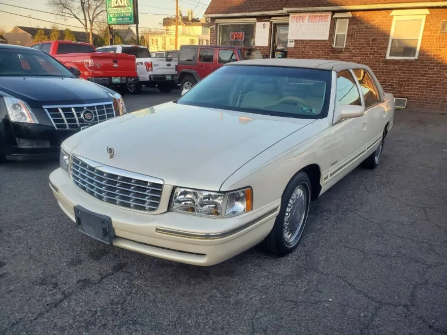 1999 Cadillac DeVille photo 1