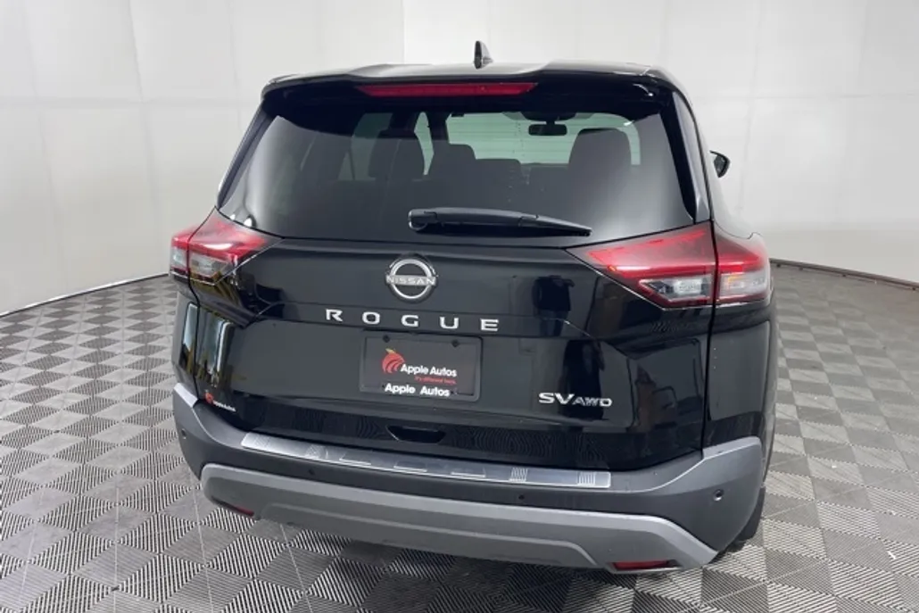 2022 Nissan Rogue SV photo 1