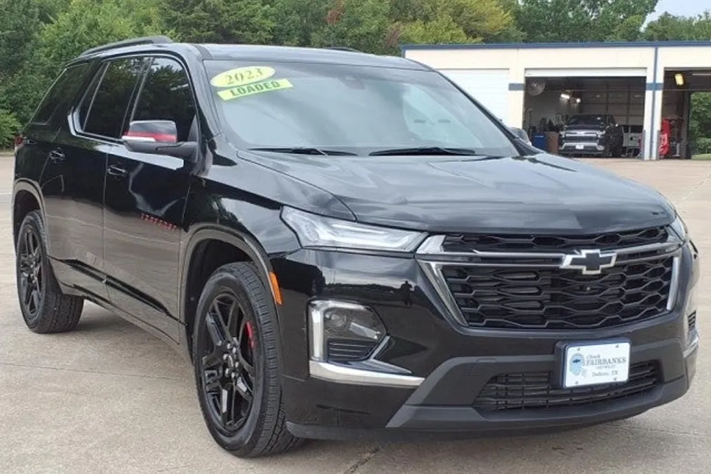 2023 Chevrolet Traverse Premier photo 1