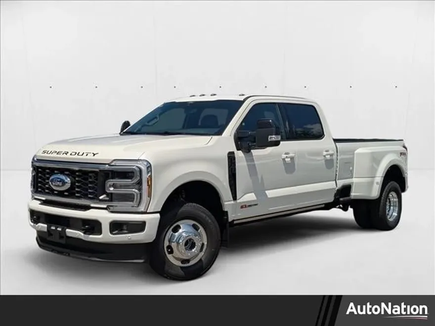 2025 Ford F-350 Platinum photo 1