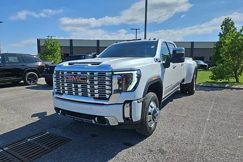 2024 Gmc Sierra HD Denali photo 1