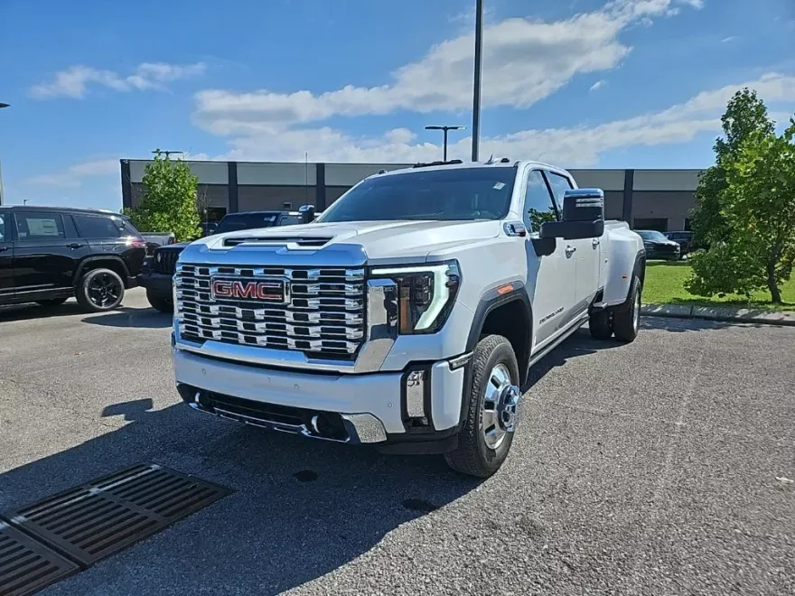 2024 Gmc Sierra HD Denali photo 1