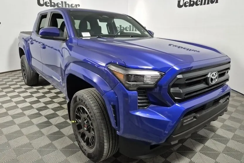 2025 Toyota Tacoma SR5 4x4 Double Cab photo 1