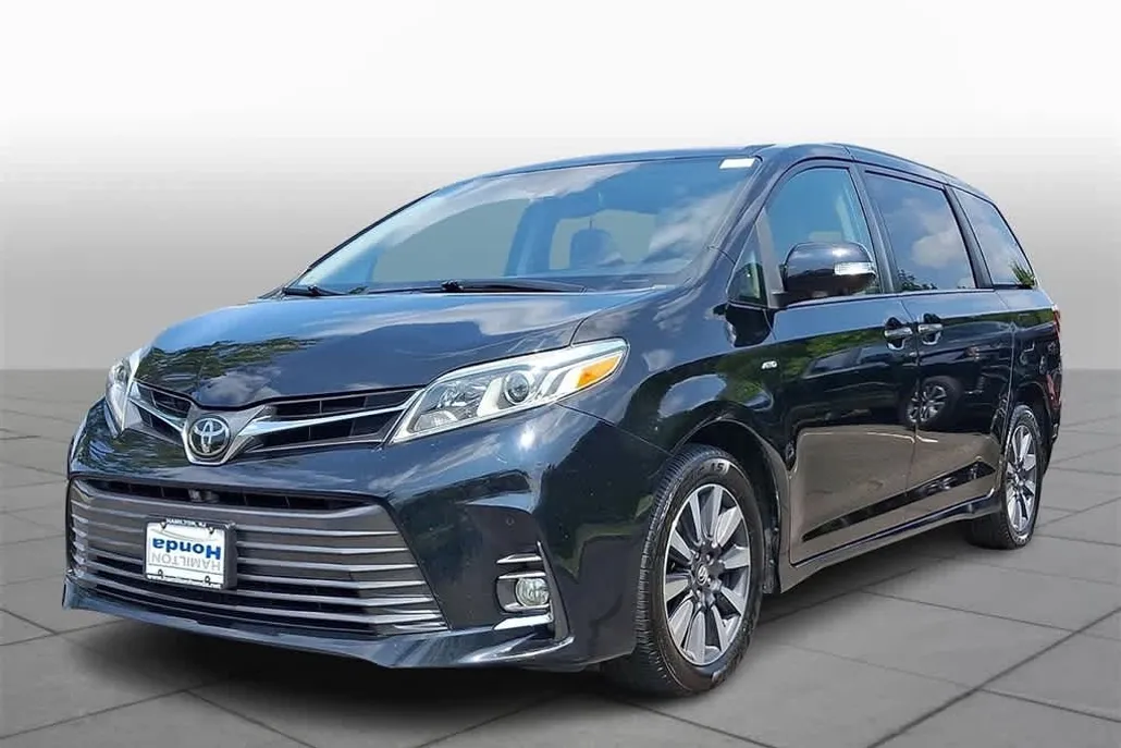 2018 Toyota Sienna Limited Premium photo 1