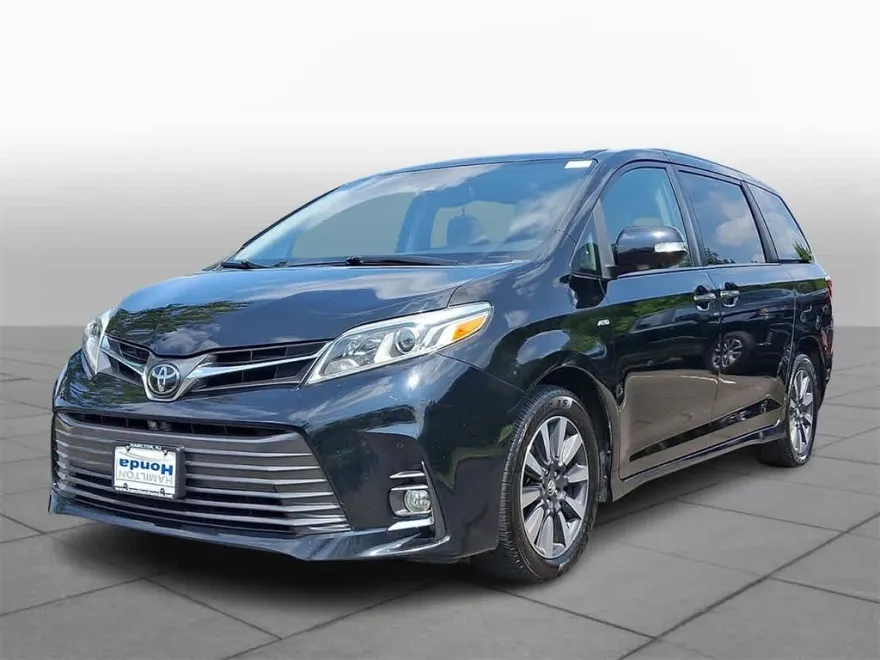 2018 Toyota Sienna Limited Premium photo 1