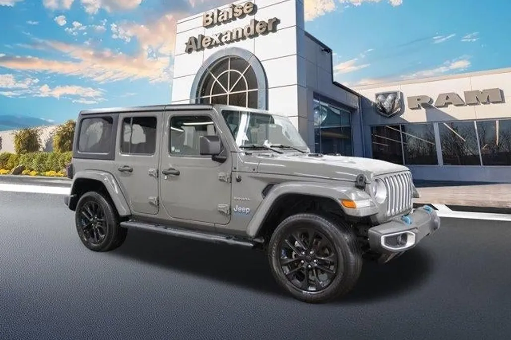 2023 Jeep Wrangler 4xe Sahara photo 1