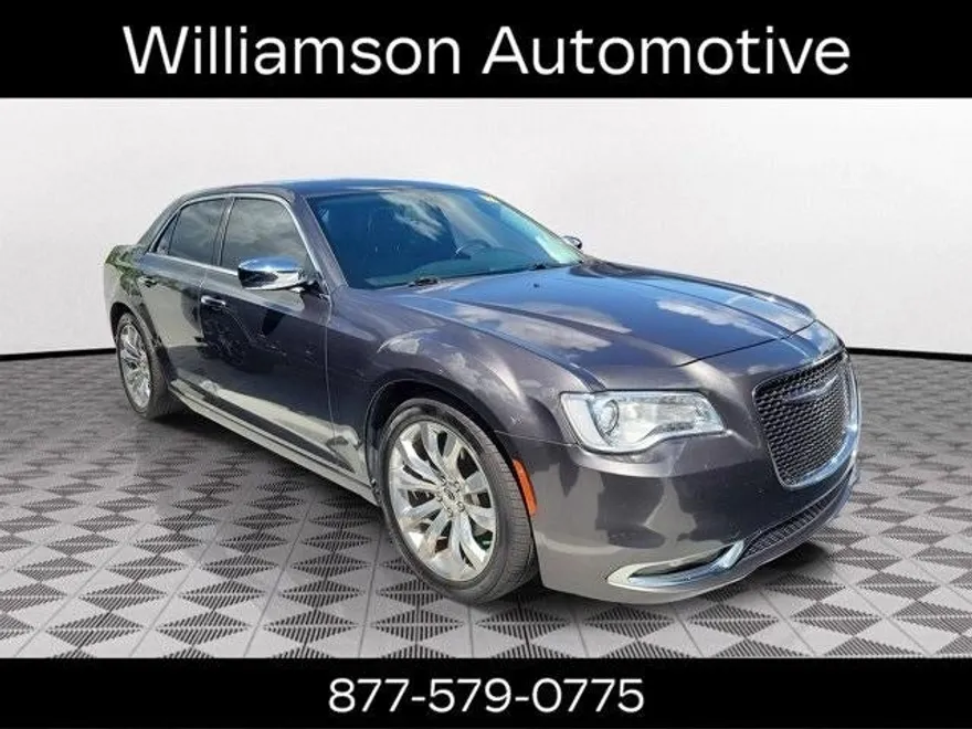 2018 Chrysler 300 Limited photo 1