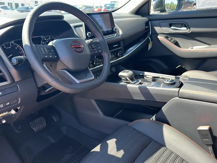 2026 Nissan Rogue SV photo 1