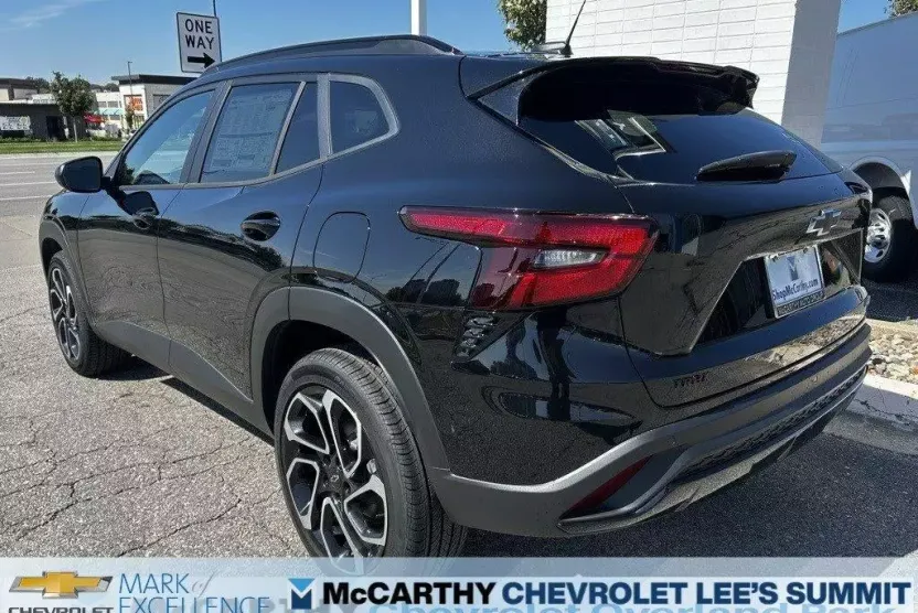 2025 Chevrolet Trax photo 1