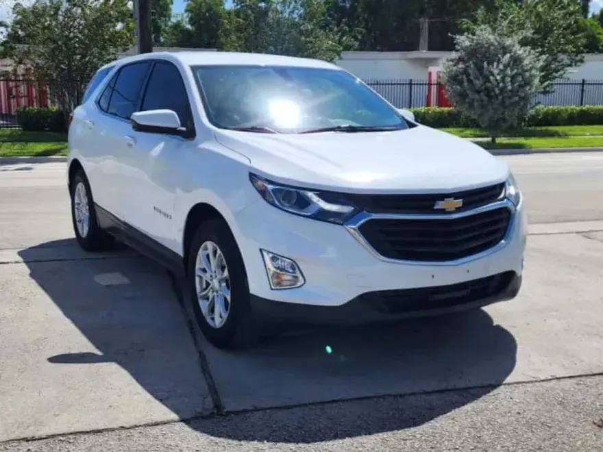 2018 Chevrolet Equinox LT photo 1