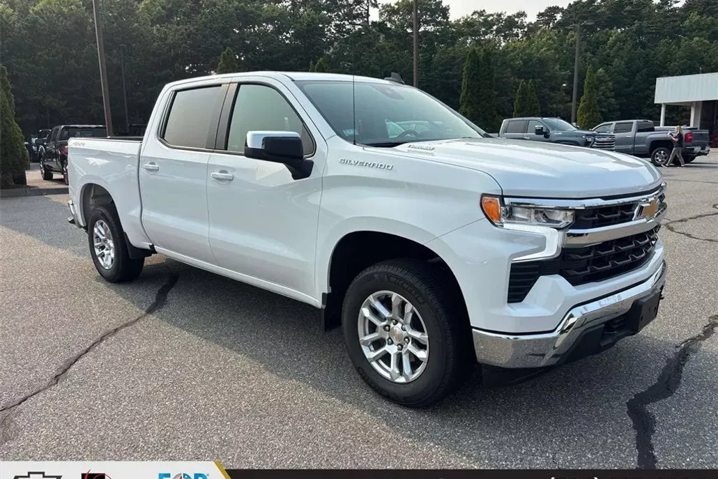 2025 Chevrolet Silverado 1500 LT photo 1