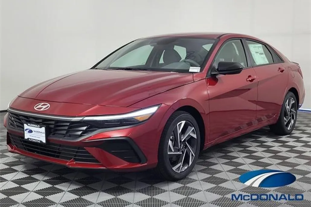 2025 Hyundai Elantra SEL Sport photo 1