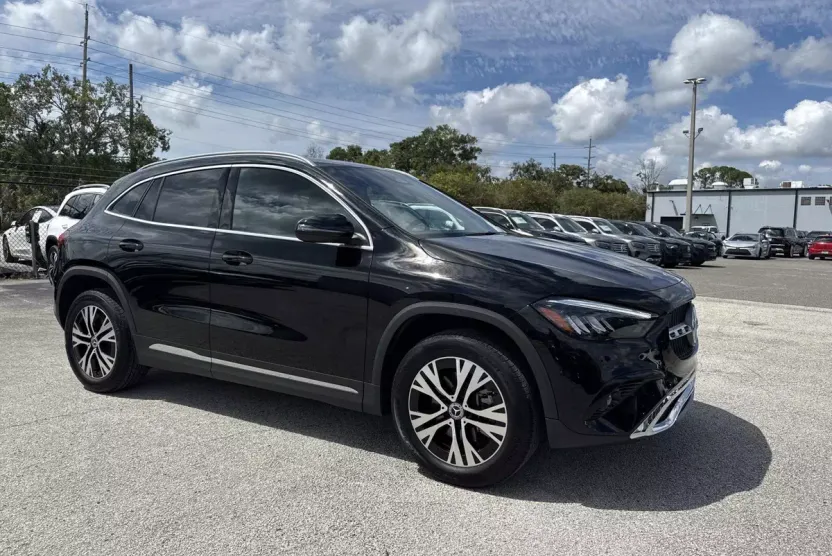 2025 Mercedes Benz GLA 250 photo 1