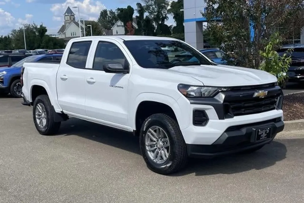 2026 Chevrolet Colorado LT photo 1