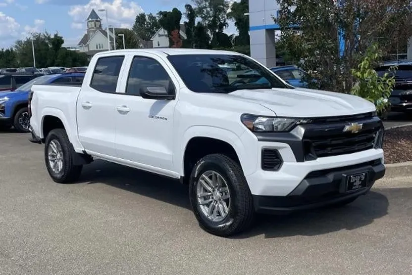 2026 Chevrolet Colorado LT photo 1