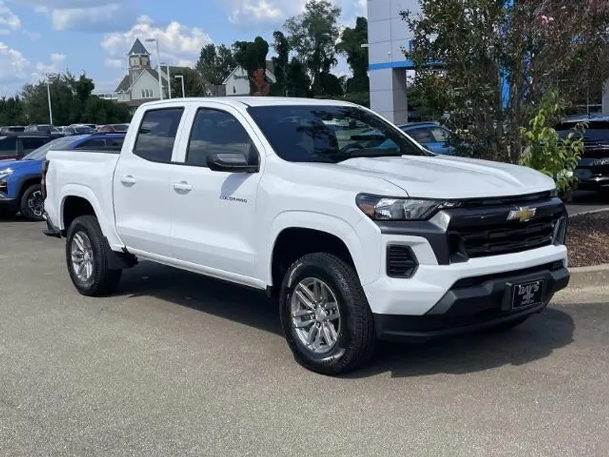 2026 Chevrolet Colorado LT photo 1