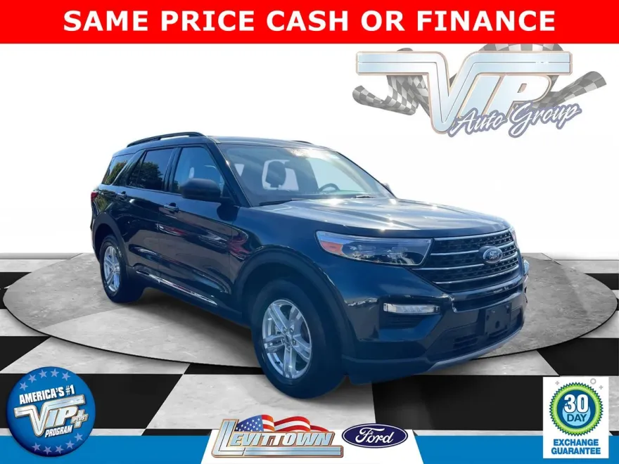 2022 Ford Explorer XLT photo 1