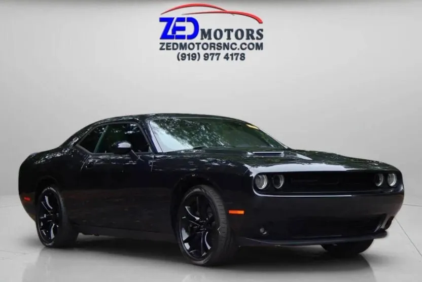 2018 Dodge Challenger SXT Plus photo 1