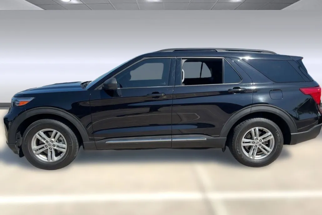 2020 Ford Explorer XLT photo 1
