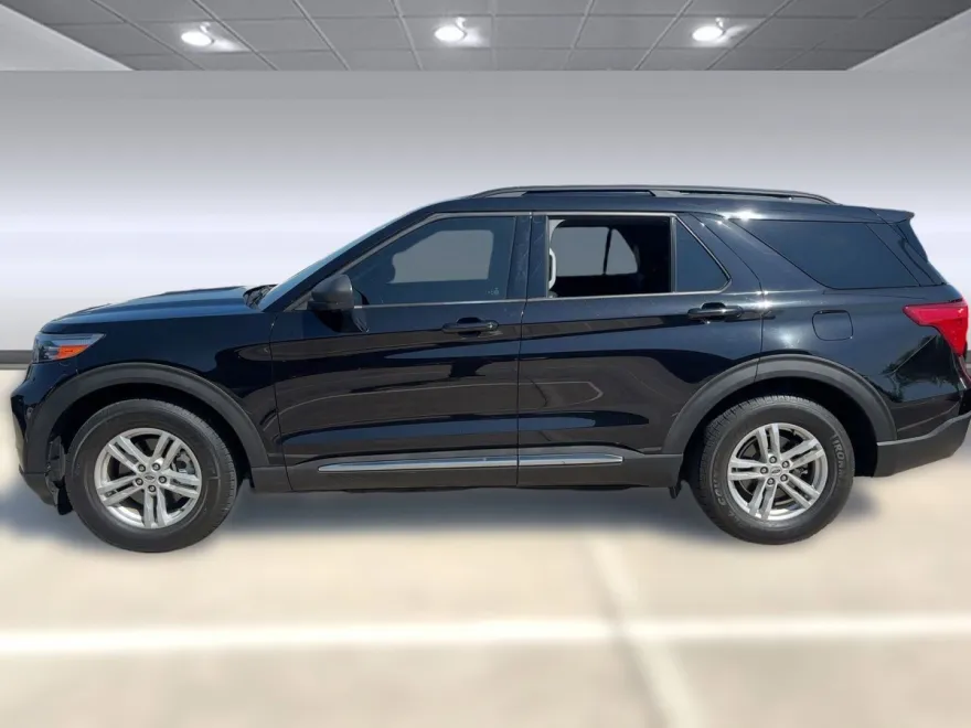 2020 Ford Explorer XLT photo 1