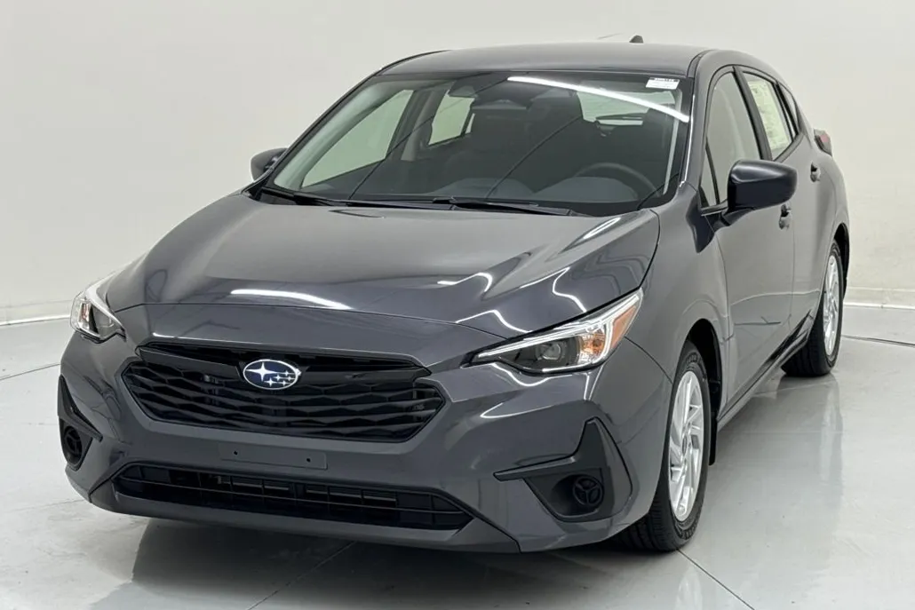 2025 Subaru Impreza Base photo 1