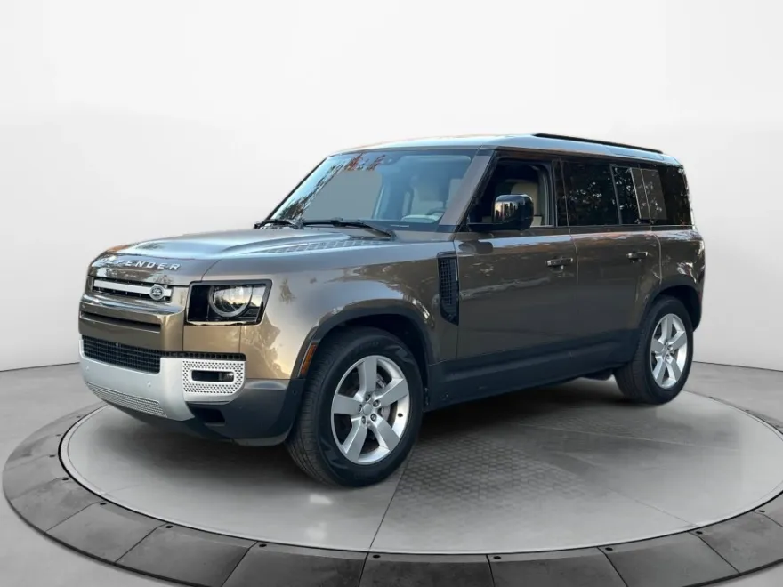 2024 Land Rover Defender 110 S photo 1