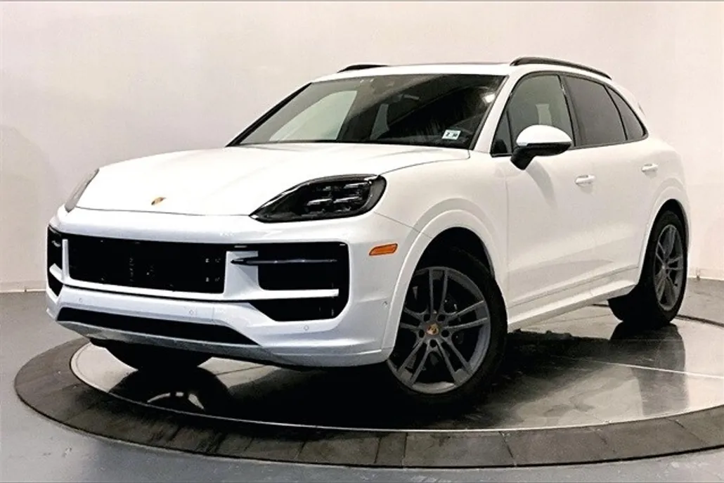 2025 Porsche Cayenne photo 1