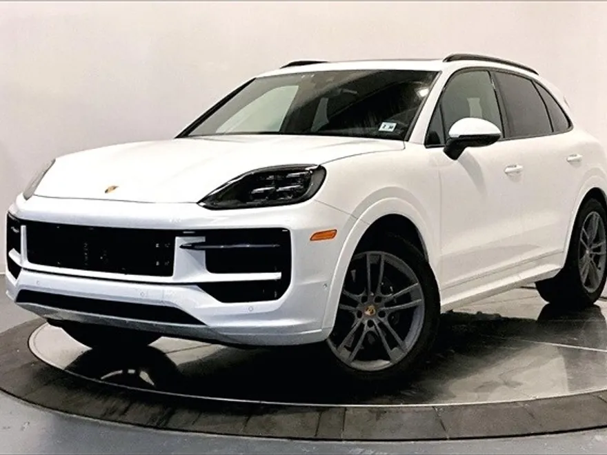 2025 Porsche Cayenne photo 1