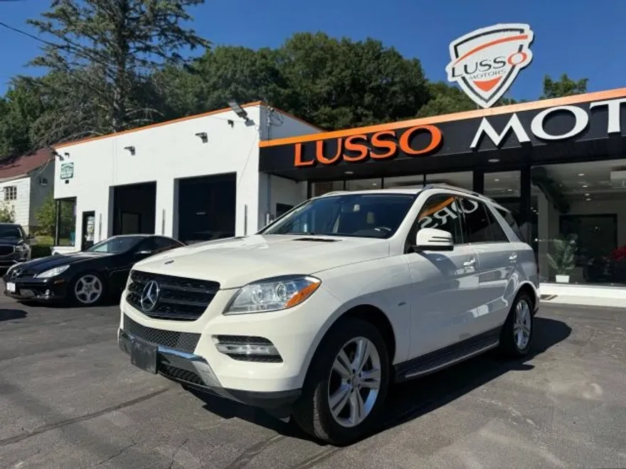 2012 Mercedes Benz ML 350 4MATIC photo 1