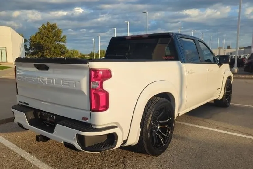 2025 Chevrolet Silverado 1500 RST photo 1