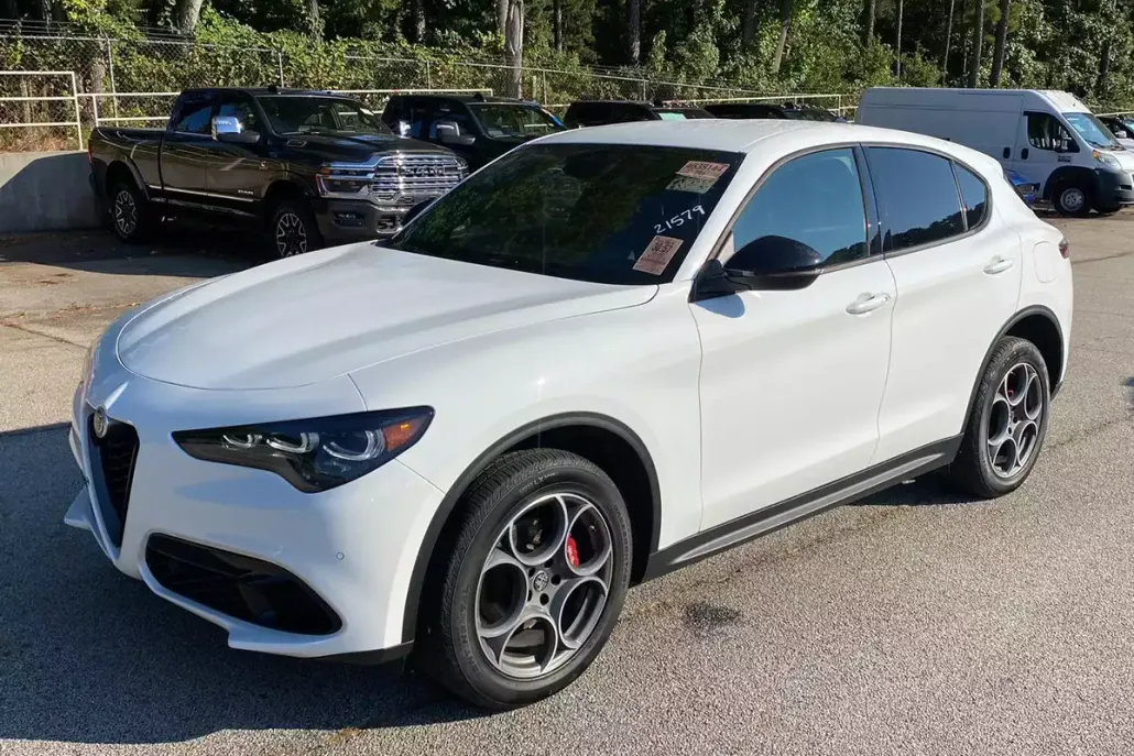 2024 Alfa Romeo Stelvio Sprint photo 1