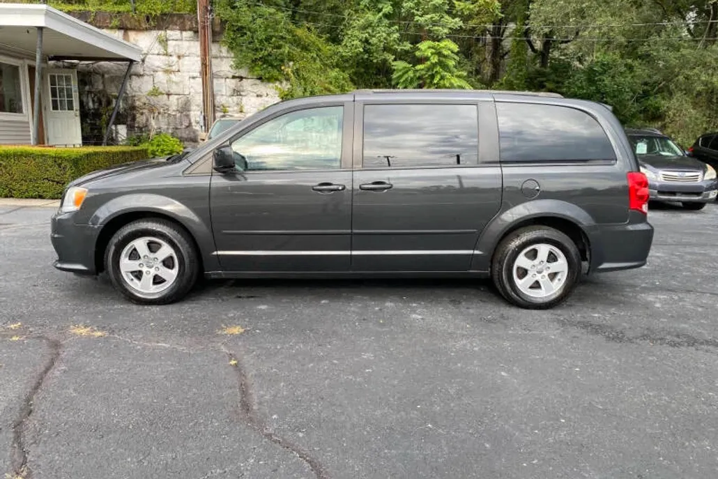 2012 Dodge Grand Caravan SXT photo 1