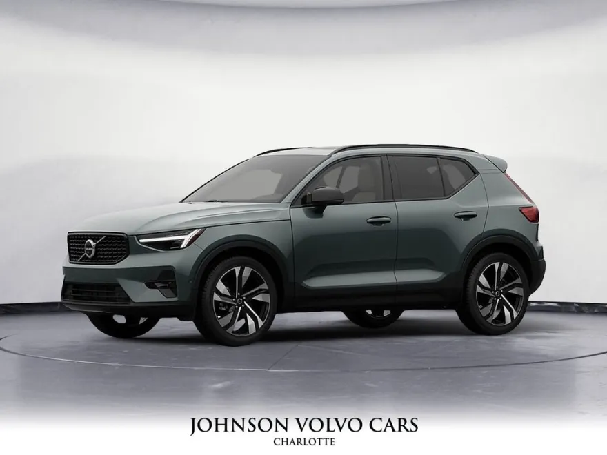 2026 Volvo XC40 photo 1