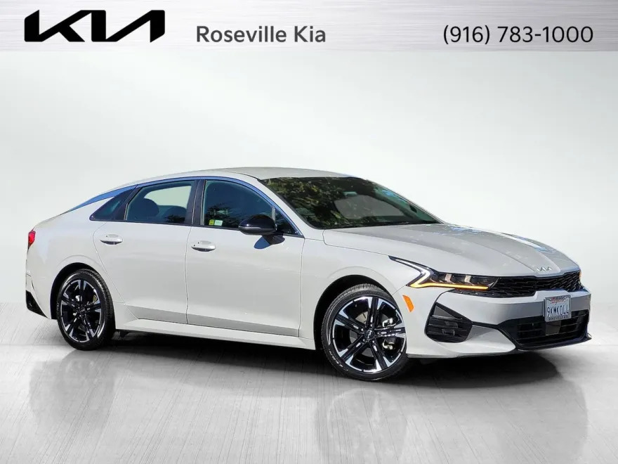 2024 Kia K5 GT-Line photo 1