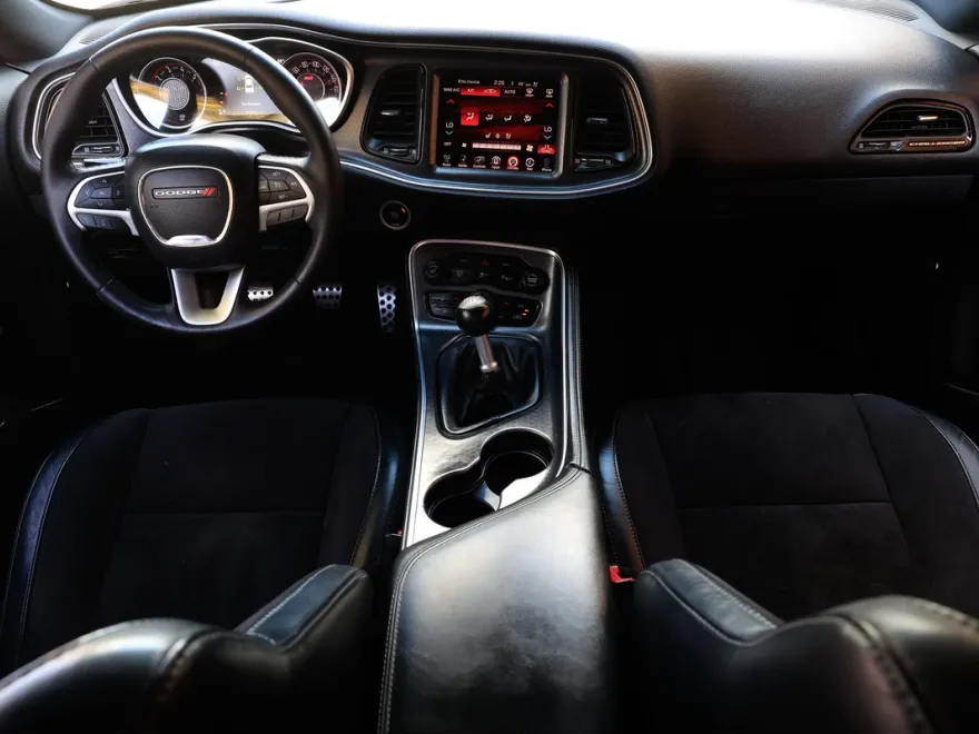 2015 Dodge Challenger R/T Scat Pack photo 1